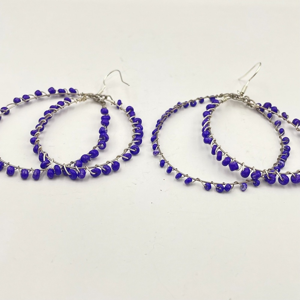 Vintage 90s Silver Tone Blue Seed Beaded Double Hoop Dangle Earrings Jewelry